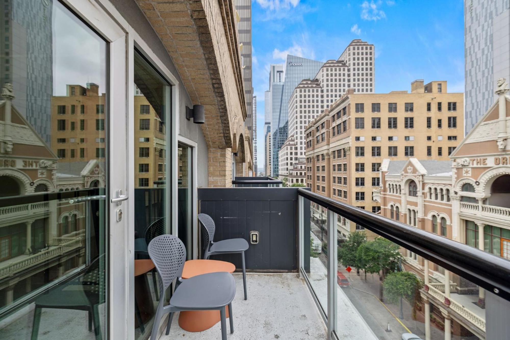 Littlefield Lofts, Hosted By Placemakr - 6Th St أوستن الغرفة الصورة